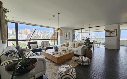 APARTAMENTO DE GRAN FORMATO EN LOMA DE LOS BALSOS – POBLADO