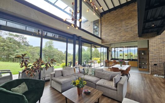 CASA CAMPESTRE DE LUJO EN PRADO LARGO – ALTO DE PALMAS