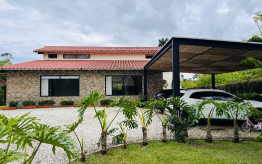 CASA CAMPESTRE EN VENTA LLANOGRANDE
