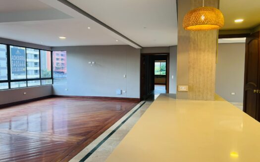 APARTAMENTO SEMIREFORMADO EN VENTA – LOMA DE LOS PARRA, EL POBLADO