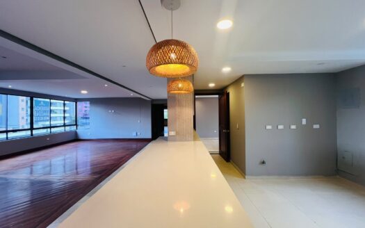 APARTAMENTO SEMIREFORMADO EN VENTA – LOMA DE LOS PARRA, EL POBLADO