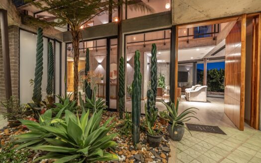 CASA EN VENTA EN LA LOMA DEL ESCOBERO, ENVIGADO
