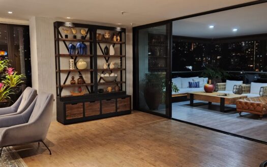 APARTAMENTO EN VENTA EN LA LOMA DE LOS BALSOS – EL POBLADO