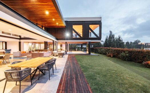 HERMOSA CASA CAMPESTRE CON PISCINA – EL ALTO DE LAS PALMAS