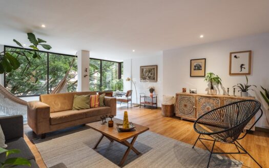 Apartamento reformado en renta y venta en El Campestre, El Poblado